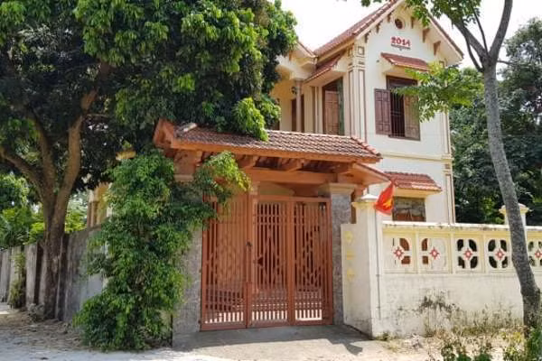 Nha lau xe hoi van can ngheo: Can bo tu tui dau phai do luong thap-Hinh-2