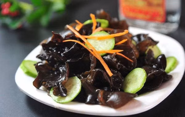 3 thuc pham gay ung thu gan nguy hiem hon bia ruou can tranh-Hinh-2