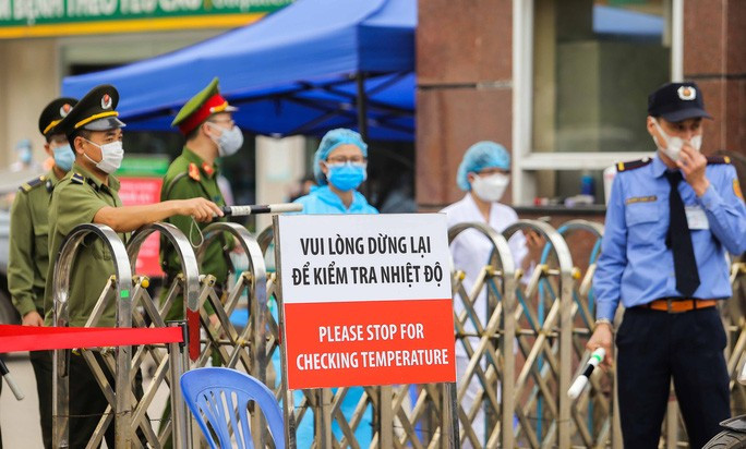 Truong hop F4 nhiem COVID-19 dau tien o Viet Nam lay nhiem trong cong dong ra sao?