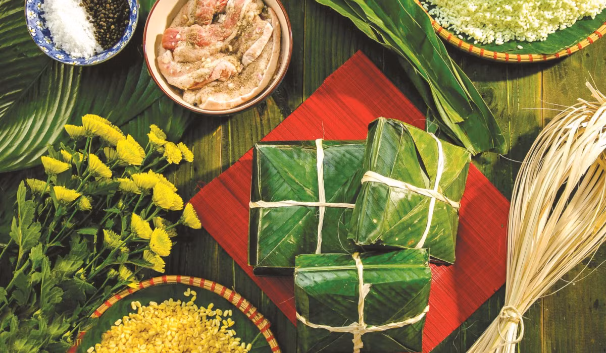 Bánh chưng là linh hồn của ngày Tết và là món ăn ngày Tết có lịch sử lâu đời trong nền văn hóa ẩm thực của Việt Nam, người dân Cao Bằng cũng vậy. 