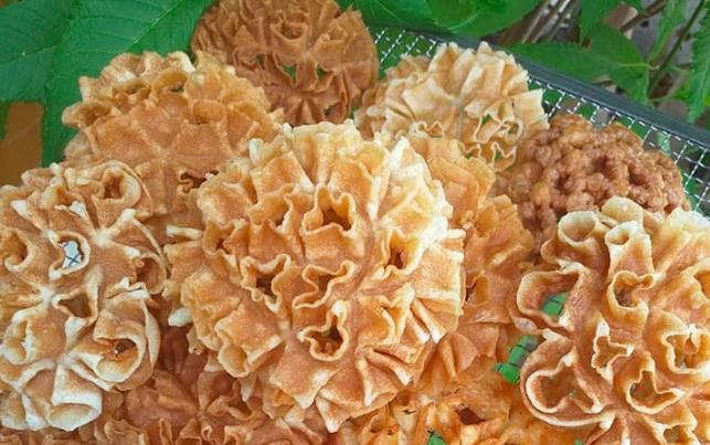 Món bánh chiên độc đáo hình con virus COVID-19.