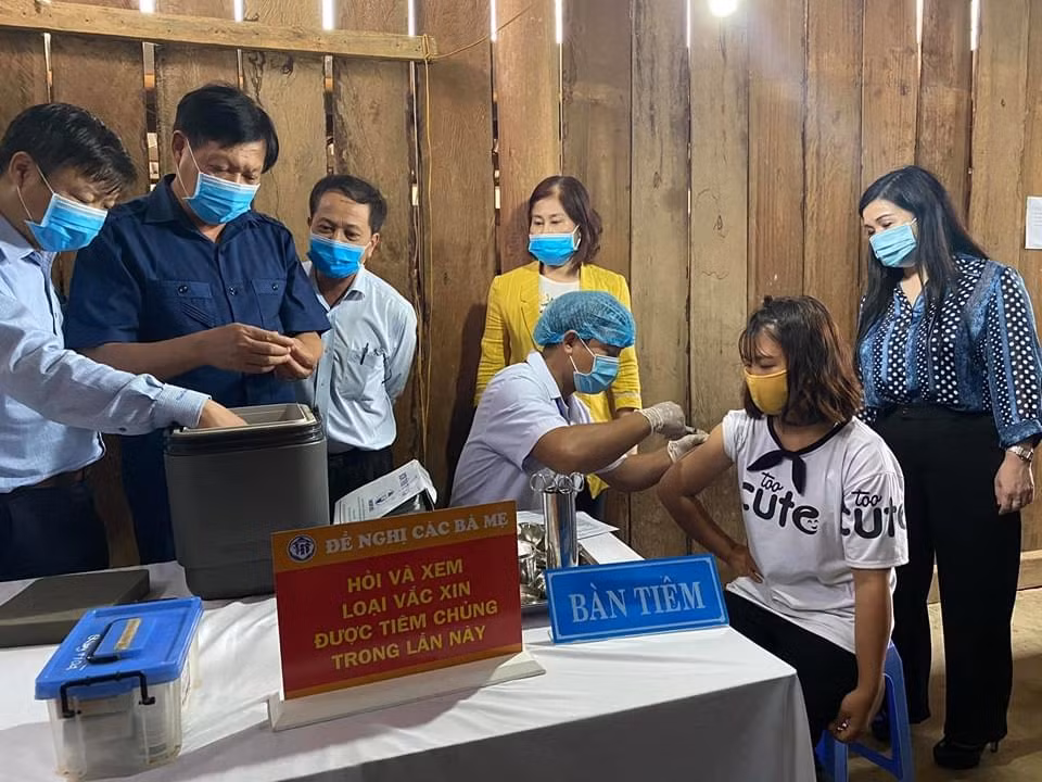 Giám đốc CDC Đắk Nông cho biết thêm, tại khu vực xuất hiện ổ dịch bệnh Bạch hầu ở xã Quảng Hòa, huyện Đắk G’long phần lớn là người đồng bào Mông, có tỷ lệ tiêm chủng rất thấp. Ảnh: VOH.