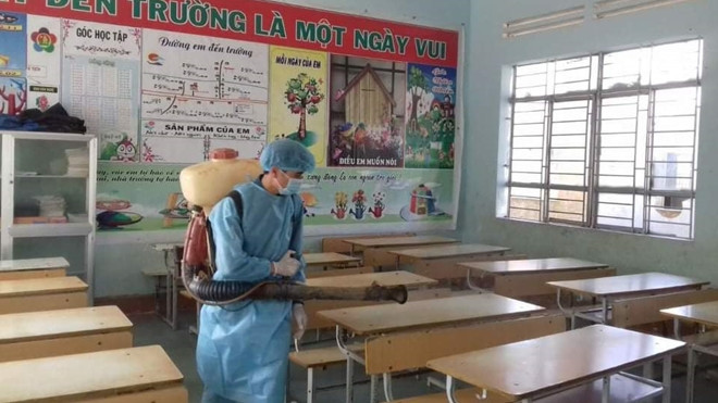 Ngày 28/6, tỉnh Đắk Nông đã tổ chức tiêm vaccine phòng chống bệnh bạch hầu, uốn ván cho 4.900 người dân ở xã Quảng Hòa, từ 7 đến 40 tuổi. Sau đó, ngành y tế sẽ tiếp tục tổ chức tiêm cho người dân xã Đăk R'măng. Ảnh: CAND.