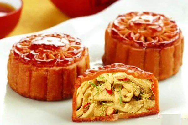 Bánh trung thu nhân nem tai.