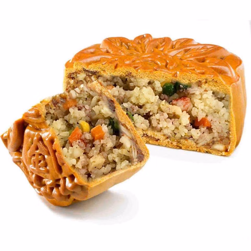 Bánh trung thu nhân cơm rang.