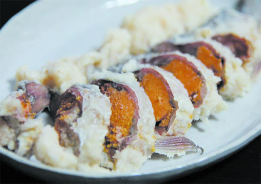 Đấy là cách làm món Funazushi truyền thống cần thời gian từ 3-4 năm. Ngày nay, người Nhật đã áp dụng nhiều công nghệ trong quá trình chế biến Funazushi, cho phép rút ngắn thời gian xuống khoảng 1 năm. Tuy nhiên, món Funazushi được ủ hơn 3 năm vẫn được yêu thích hơn nhiều.