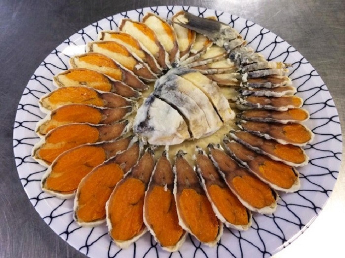 Thời điểm lý tưởng nhất để làm món Funazushi là vào mùa xuân, khi tiết trời ở Nhật ấm áp hơn. Hồ nước ngọt Biwa lúc ấy có rất nhiều cá trong độ tuổi sinh sản và bụng có rất nhiều trứng.