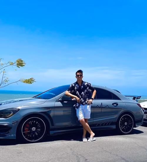 Không thuộc typ người thích chải chuốt và chưng diện quá bóng bẩy, Matt Liu có cách mix-match gần gũi và mang tính tiện dụng cao.