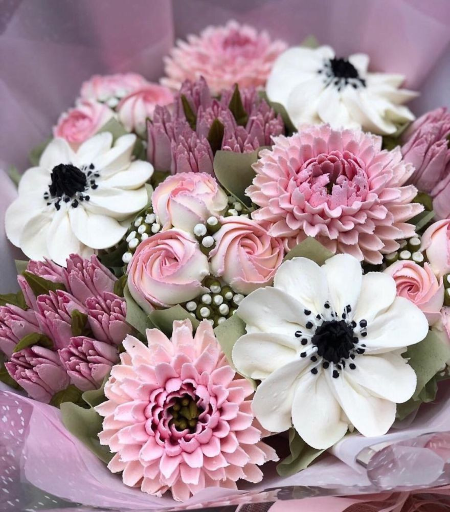 Mọi người đến với lớp học của Jane Taylor đều mong muốn tạo ra những chiếc bánh cupcake xinh xắn, hay những bông hoa đẹp đến mức không nỡ ăn.