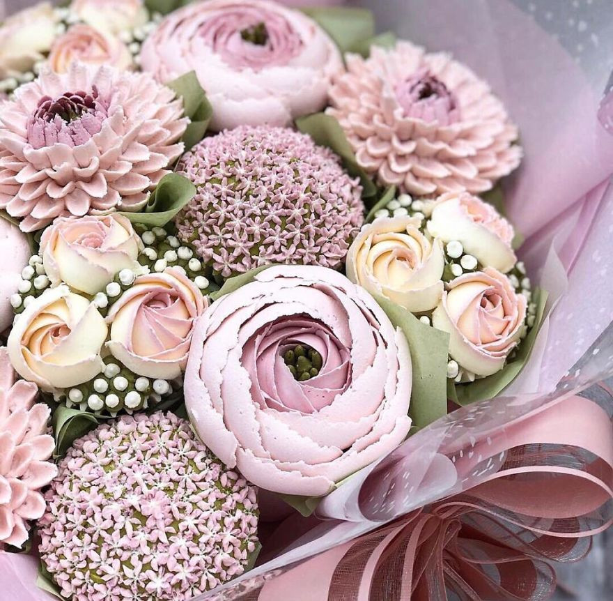 Hiện tại, lớp học làm bánh trực tuyến của cô có đến 3000 người từ khắp mọi nơi trên thế giới.