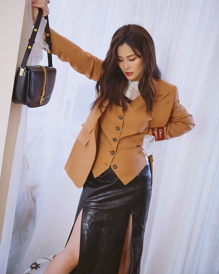 Không hề giấu giếm hình ảnh bầu bí, ngược lại, Đông Nhi càng chăm chỉ khoe những hình ảnh mặc đẹp nức nở khi mang thai. Ảnh: FB, Internet. Mời độc giả theo dõi video "Minh Hằng chia sẻ về phong cách thời trang". Nguồn: VTC.