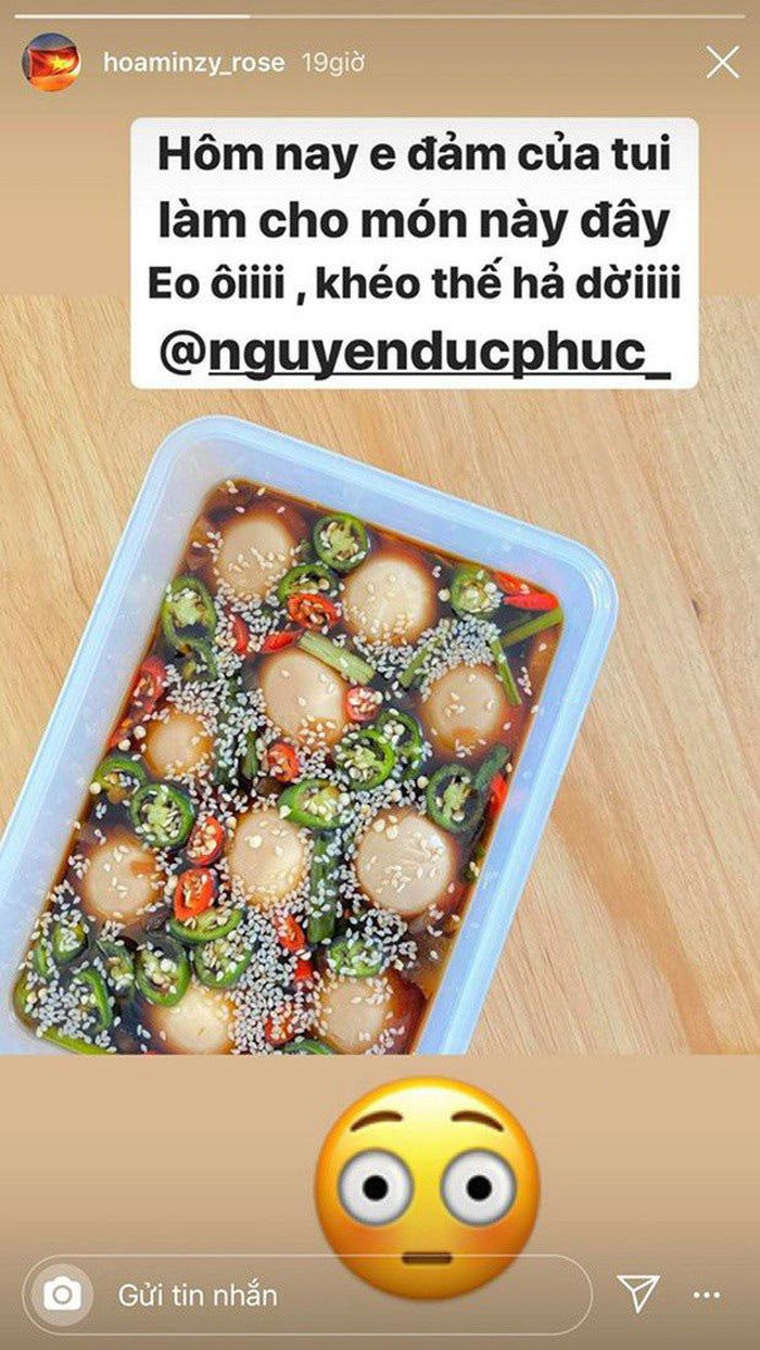 Không chỉ nấu ăn cho gia đình, Đức Phúc còn gửi tặng đồ ăn ngon cho người chị Hòa Minzy.