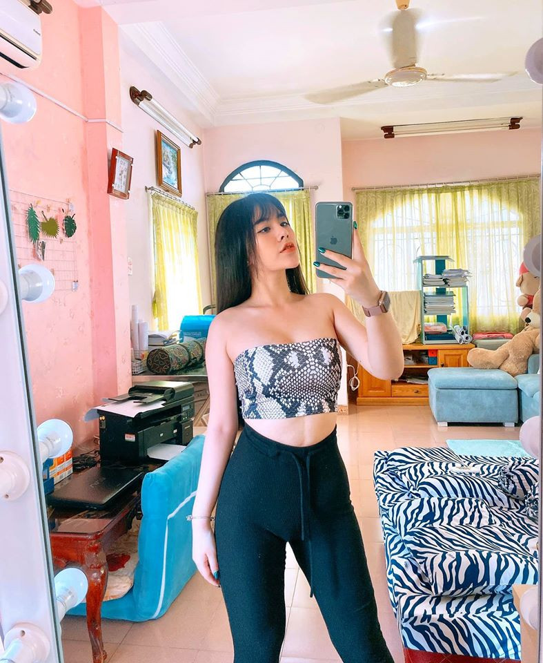 Tuy nhiên, Thanh Nhàn nghĩ rằng cô sẽ không thay đổi vì những lời tiêu cực: "Bản thân tôi là một con người mạnh mẽ, cá tính, nóng bỏng thì vẫn sẽ giữ nguyên lập trường đó".