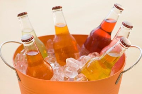 Một số loại đồ uống như thức uống năng lượng, bia hoặc rượu vang không cồn, soda lên men cũng là “thủ phạm” gây hơi thở có cồn.