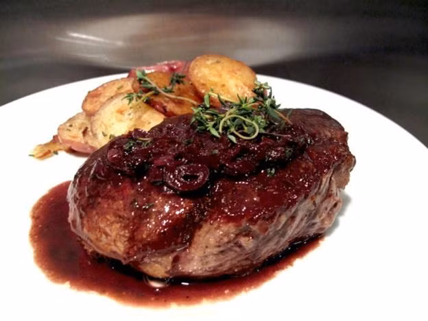 Các nghiên cứu chỉ ra rằng, thịt nấu bia rượu sẽ giữ lại 85% lượng cồn, thịt ướp giữ 70% lượng cồn, phải đun kỹ 150 phút thì lượng cồn mới giảm xuống còn 5% so với khi pha chế.