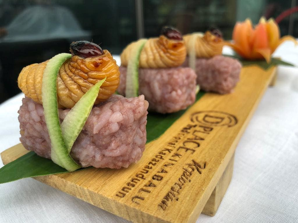 Đa phần các thực khách đều tò mò và muốn được một lần ăn thử sushi đuông dừa xem hương vị của nó ra sao.