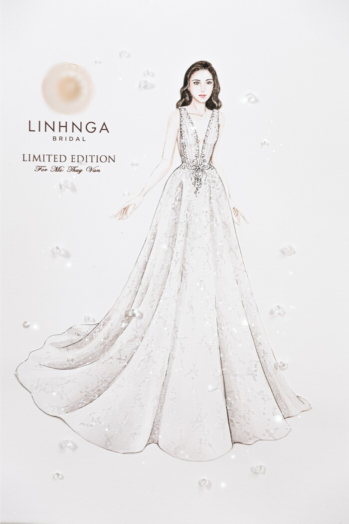 Đồng thời, để Thúy Vân luôn cảm thấy thoải mái và dễ dàng di chuyển trong suốt bữa tiệc, NTK đã sử dụng chất liệu ren Pháp, kết hợp Swarovski nhuyễn nhập từ Ý. Tạo độ mềm vừa phải, giúp chiếc váy không bị lệch phom khi mặc nhưng vẫn thể hiện được nét dịu dàng, tinh tế và nổi bật cho nàng Á hậu trong từng bước chân. Ảnh: FBNV, Linh Nga Bridal. Mời độc giả theo dõi video "Minh Hằng chia sẻ về phong cách thời trang". Nguồn: VTC.