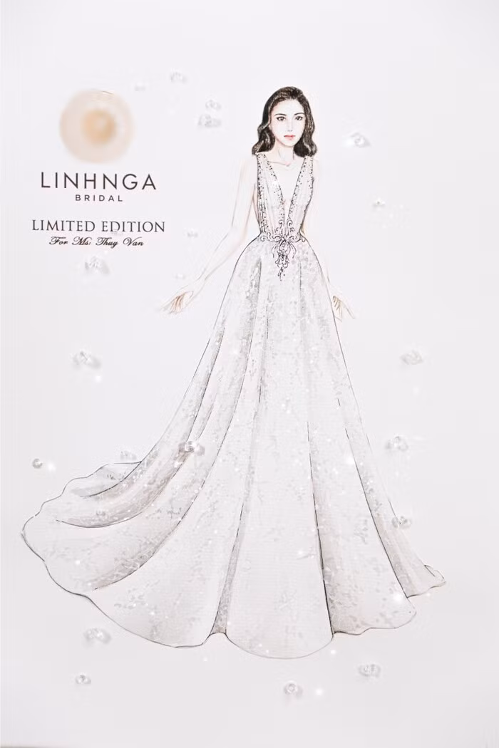 Đồng thời, để Thúy Vân luôn cảm thấy thoải mái và dễ dàng di chuyển trong suốt bữa tiệc, NTK đã sử dụng chất liệu ren Pháp, kết hợp Swarovski nhuyễn nhập từ Ý. Tạo độ mềm vừa phải, giúp chiếc váy không bị lệch phom khi mặc nhưng vẫn thể hiện được nét dịu dàng, tinh tế và nổi bật cho nàng Á hậu trong từng bước chân. Ảnh: FBNV, Linh Nga Bridal. Mời độc giả theo dõi video "Minh Hằng chia sẻ về phong cách thời trang". Nguồn: VTC.
