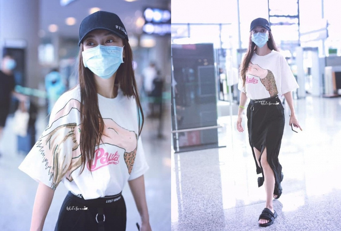 Dù chỉ là áo phông in hình người nhưng phần ngực trần trên áo vẫn khiến khán giả cảm thấy phản cảm. Nhiều người cho rằng Angela Baby là người của công chúng vẫn nên tránh những lỗi chọn trang phục thiếu tinh tế.