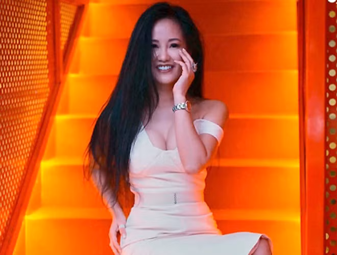 Có lẽ lối sống điều độ, dinh dưỡng hợp lý, tinh thần luôn thoải mái đã giúp cô Bống luôn rạng rỡ và trẻ trung mỗi khi xuất hiện trước công chúng. Ảnh: Internet. Video "Bí quyết làm đẹp của sao Việt". Nguồn: VTC.