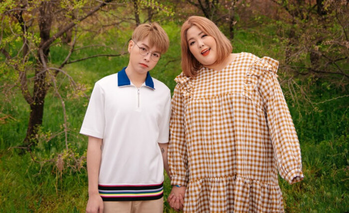 Benh ung thu tuyen giap khien “ban gai” Duc Phuc mat giong noi