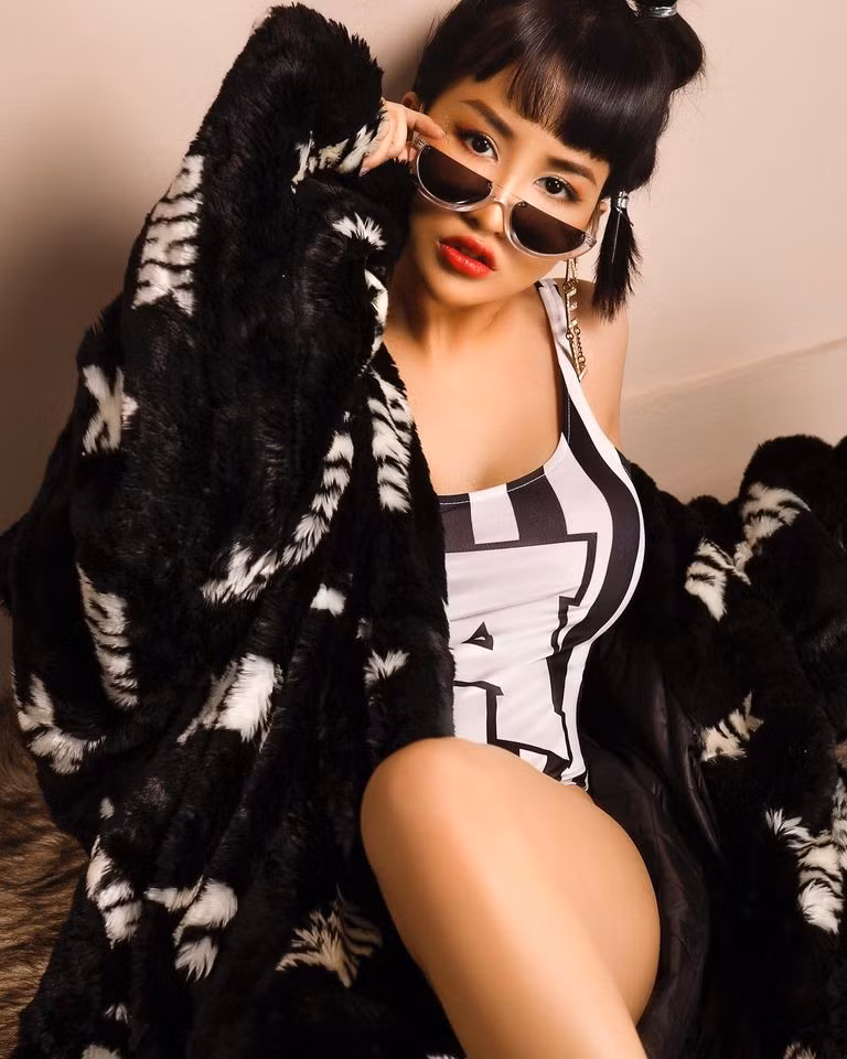 Trang Moon cũng thỏa mái hơn khi công khai đăng tải những bức ảnh sexy trên trang cá nhân.