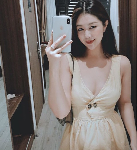 Khi Nam Phương lên đồ đi chơi thì sexy khỏi bàn.