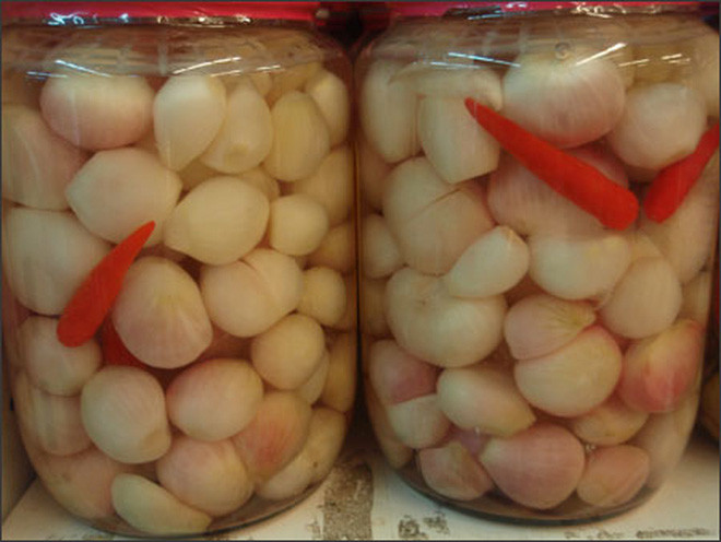 Cach muoi hanh chua ngon gion ma khong noi vang-Hinh-2