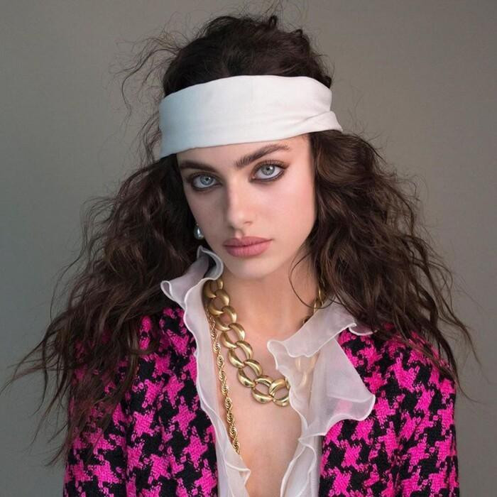 Dù mới 19 tuổi song Yael Shelbia sở hữu gu thời trang nóng bỏng vô cùng.