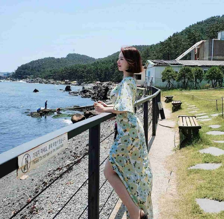 Thậm chí, ban đầu, nhiều người còn chẳng dám tin cô nàng là một bác sĩ thực, mà cứ ngỡ là một diễn viên nổi tiếng.