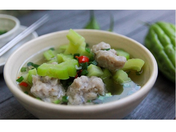 Canh chua chả cá thác lác, bún chả cá thác lác, bánh canh chả cá thác lác, chả cá thác lác cuộn trứng là những món ăn đặc sản vô cùng đơn giản, dễ làm và ngon miệng.