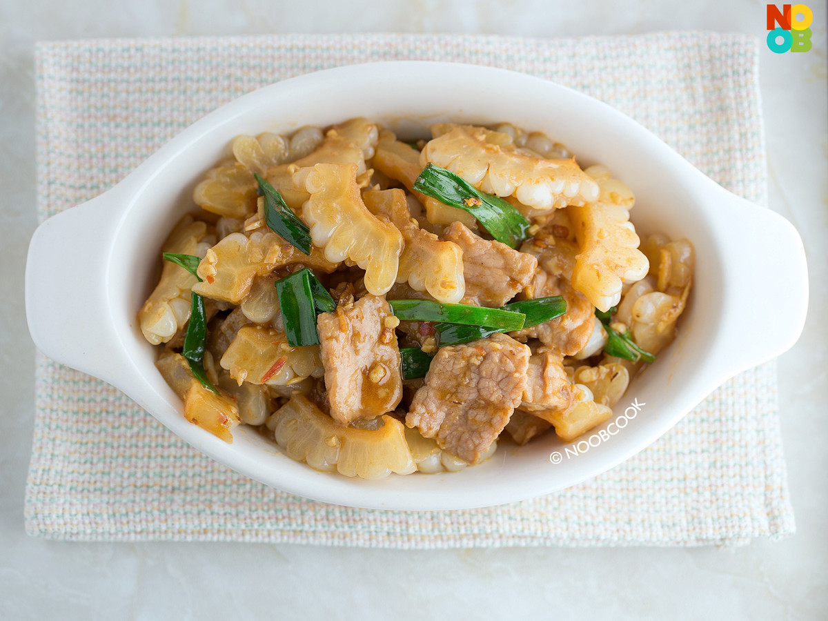 Ngoài ra, mướp đắng thì được chế biến được rất nhiều món từ xào, nấu canh với tôm cá, hến hàu hay thịt heo, thịt bò đều được cả.