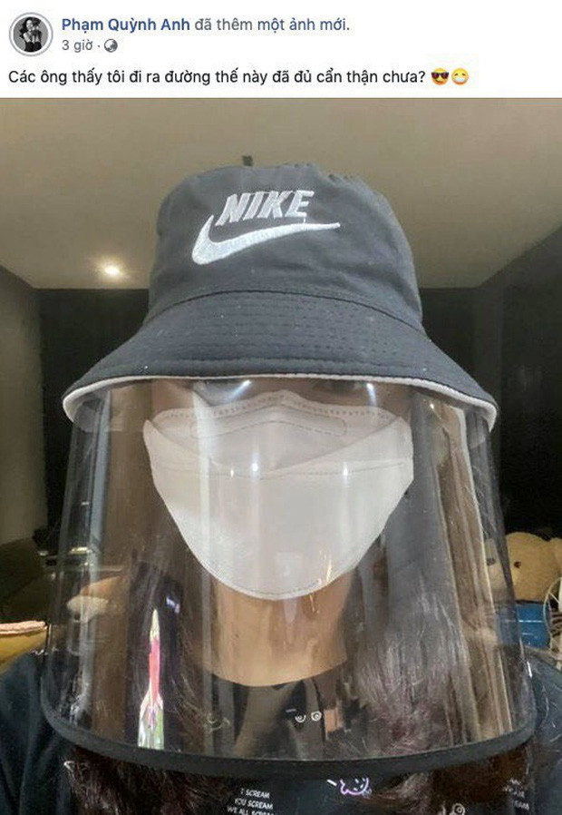 Phạm Quỳnh Anh sử dụng chiến mũ bảo hộ đang gây sốt trong thời gian vừa qua.