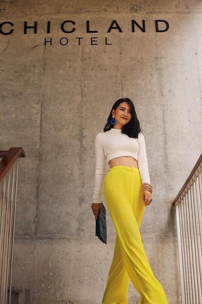 Bà mẹ một con khá tự tin với các trang phục khoe eo thon sexy. Ảnh: FBNV. Video "Minh Hằng chia sẻ về phong cách thời trang". Nguồn: VTC.