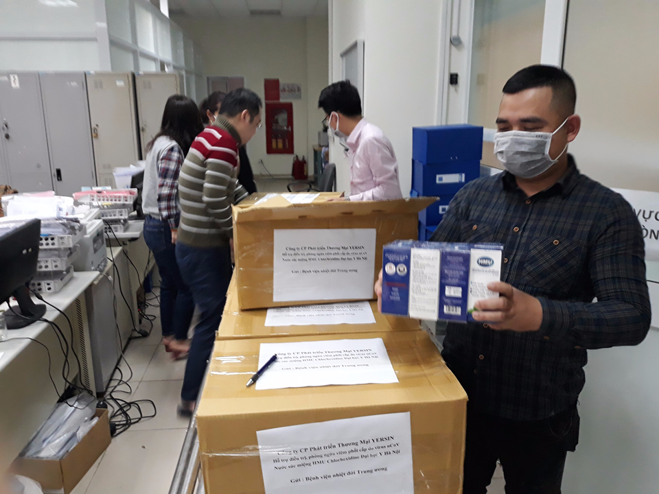 Dai hoc Y Ha Noi cong bo nuoc suc mieng phong Covid-19