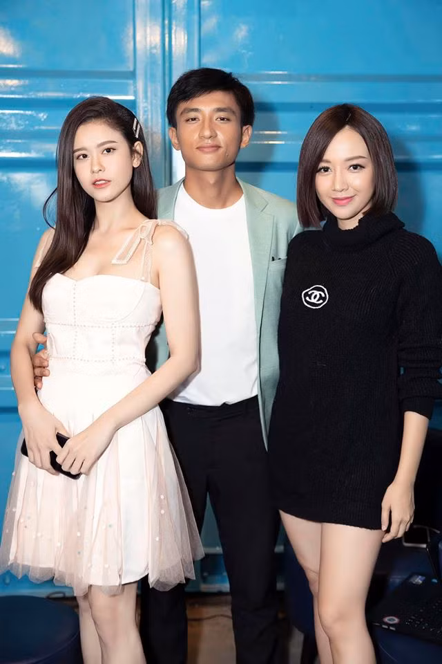 Trương Quỳnh Anh thường xuyên mặc những bộ đồ gợi cảm khi xuất hiện trong các sự kiện giải trí và cả cuộc sống đời thường.