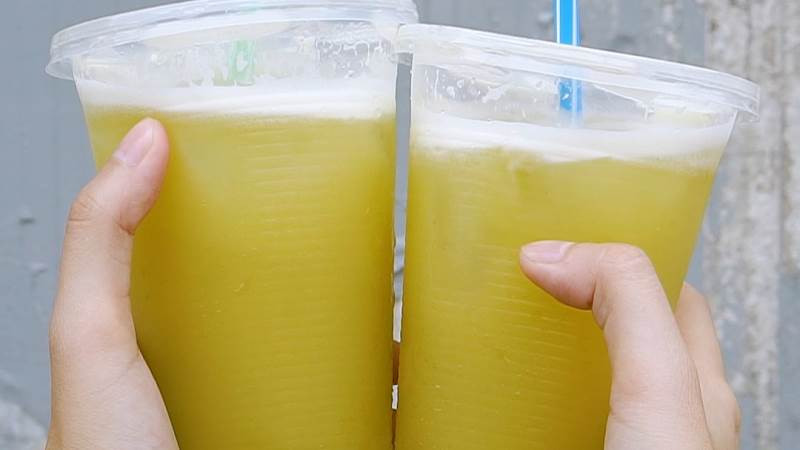 Nước mía được coi là loại thuốc tự nhiên để chữa bệnh vàng da và được khuyến cáo sử dụng. Nếu bạn uống hai ly nước mía với chanh và muối thường xuyên, nó sẽ giúp quá trình phục hồi nhanh chóng hơn, đồng thời cung cấp rất nhiều năng lượng.