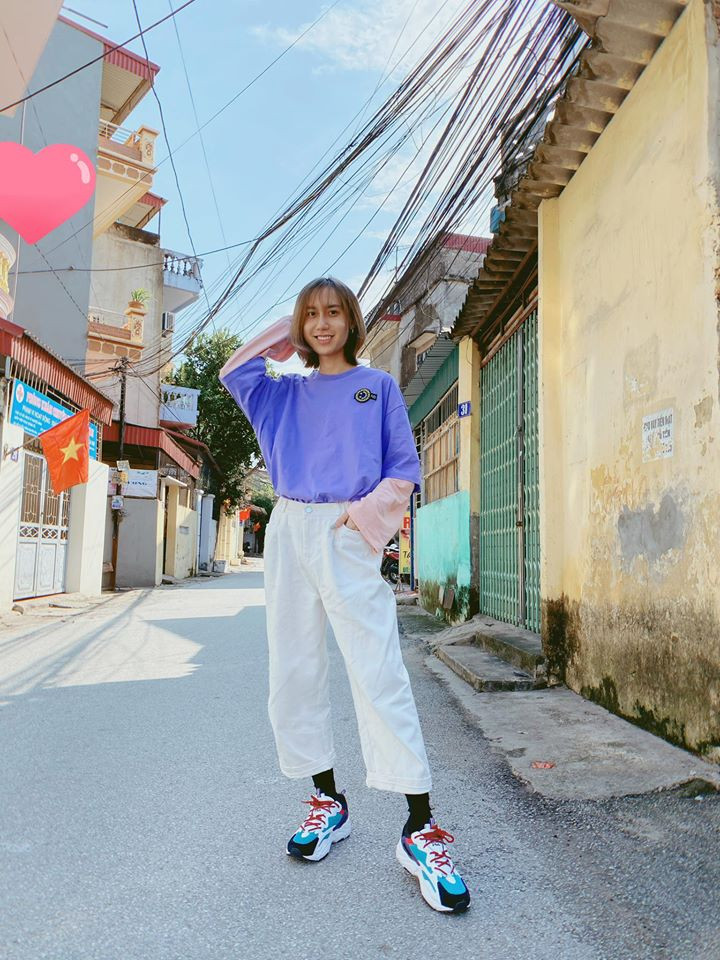 Lynk Lee cũng khá chuộng các trang phục màu sắc bắt mắt.