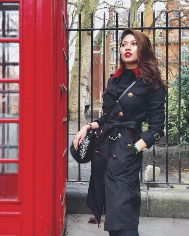 Ngọc Trinh luôn khiến người đối diện ấn tượng với gương mặt xinh đẹp cùng gu thời trang sang chảnh với những món đồ hiệu đắt giá.