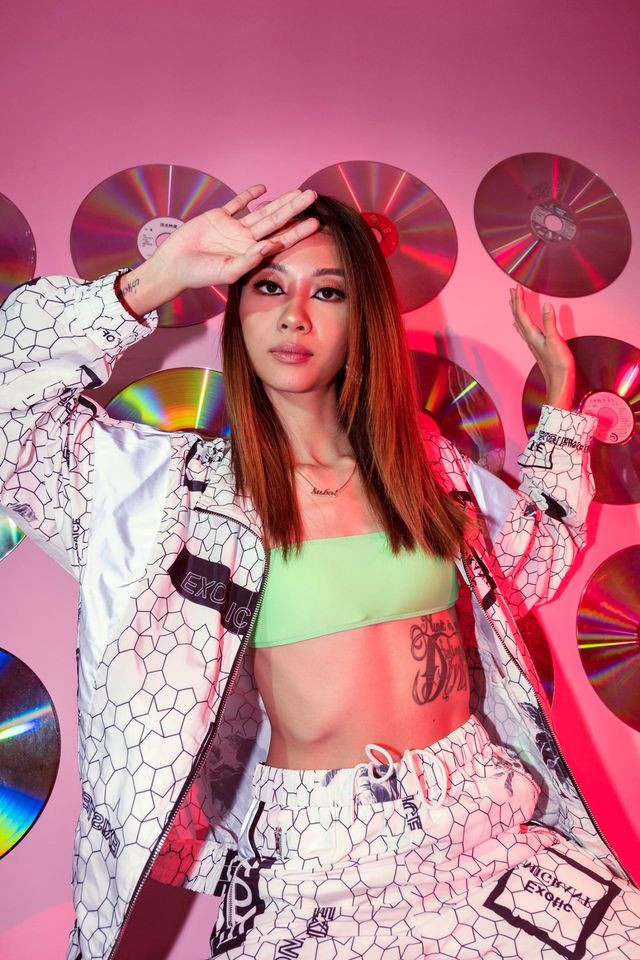 Những set đồ khoe nét sexy và cá tính được Suboi ưa chuộng. Ảnh: FBNV. Mời độc giả theo dõi Video "Minh Hằng chia sẻ về phong cách thời trang". Nguồn: VTC.