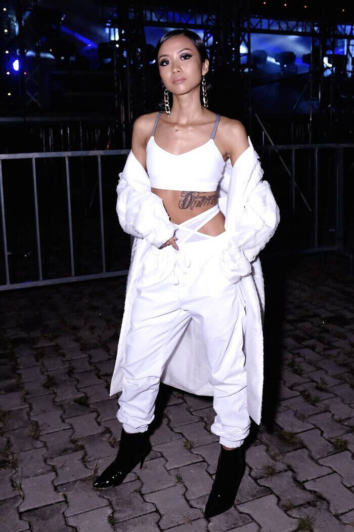 Không chỉ tài năng trong lĩnh vực âm nhạc, Suboi còn ghi điểm với gu thời trang cá tính và vô cùng sành điệu.