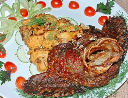  Cá mặt quỷ được gọi là hung thần siêu độc dưới đáy đại dương vì đây là loài lọt top những loài cá độc nhất thế giới. Trên lưng của cá mặt quỷ có 13 vây lưng có chứa độc tố mạnh.