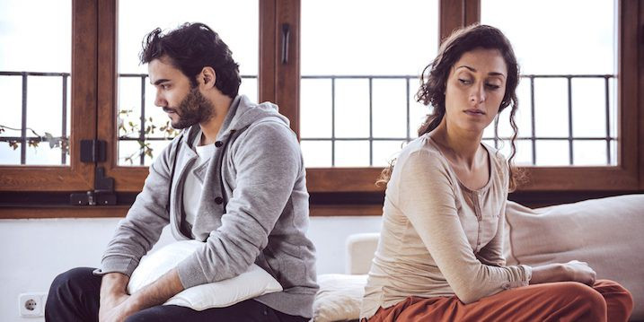 Bạn không muốn ở gần. Không giống như trước, bạn muốn dành thời gian rảnh một mình. Bạn cảm thấy khó chịu khi phải đi đến cửa hàng tạp hoá với người đó. Bạn không tức giận khi người đó hủy bỏ kế hoạch và bạn thực sự cảm thấy nhẹ nhõm.