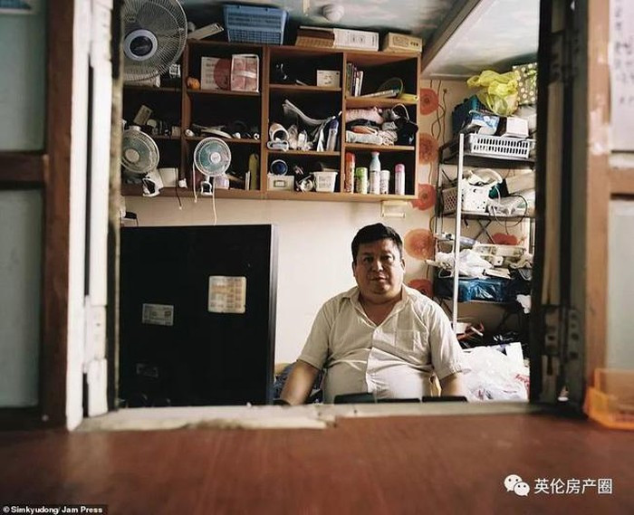 Cuộc sống trong các căn hộ này có nhiều bất tiện, không gian chật hẹp, ngay cả khi bạn đóng cửa, tiếng ồn từ căn hộ bên cạnh vẫn vọng sang. Tuy nhiên, một số sinh viên thuê nhà ở đây cho biết, họ rèn luyện được thói quen sống giản tiện, chỉ có vài bộ quần áo và ít đồ đạc.