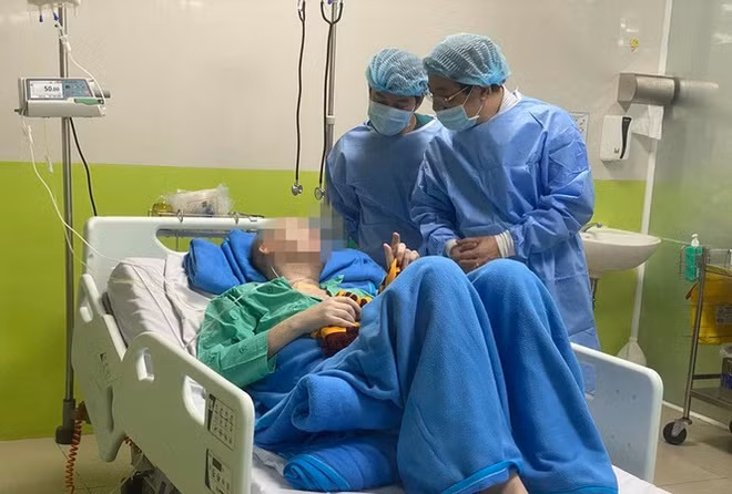 Phi cong nguoi Anh duoc hoi chan quoc gia, sap lam thu tuc ve nuoc