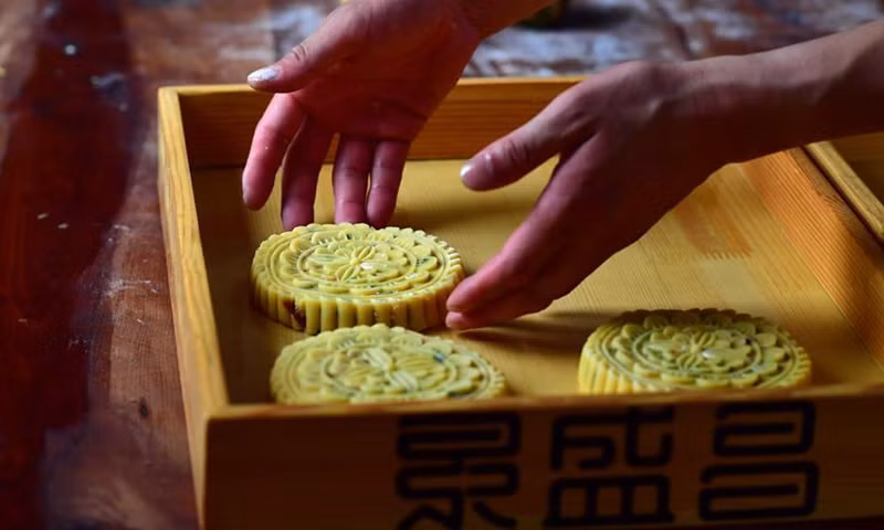 Tiệm bánh Trung thu Jingshengchang tại huyện Xiayi, tỉnh Hà Nam (Trung Quốc) đang bắt đầu vào mùa bận rộn nhất trong năm.