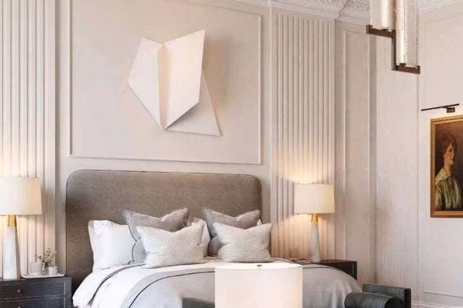 Derrick Beare, giám đốc điều hành của Zenprop, cho biết người mua sẽ phải chi thêm khoảng 105-118 triệu USD để tân trang biệt thự này. Vị giám đốc này cho biết thêm, giá trị thực của bất động sản cao hơn so với mức giá đang niêm yết, “đó là kết quả của Brexit và đại dịch”.