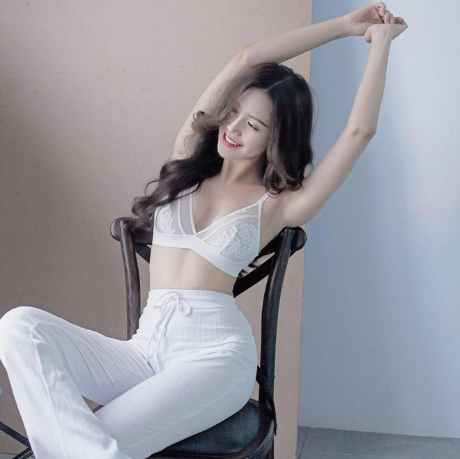 Trước đây, Vũ Ngọc Châm được biết đến với hình ảnh nữ tính, thanh lịch nhưng giờ đây, cô như "lột xác" hoàn toàn.