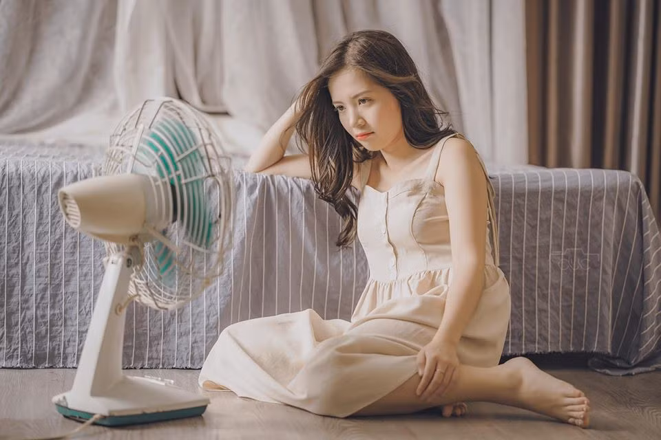 Cô nàng 22 tuổi này chuộng các kiểu váy áo nữ tính, nhẹ nhàng.