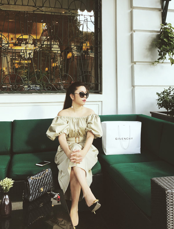 Cô cũng thừa nhận, việc chọn trang phục phù hợp sẽ giúp tôn lên được những điểm mạnh và che đi những khuyết điểm hình thể.